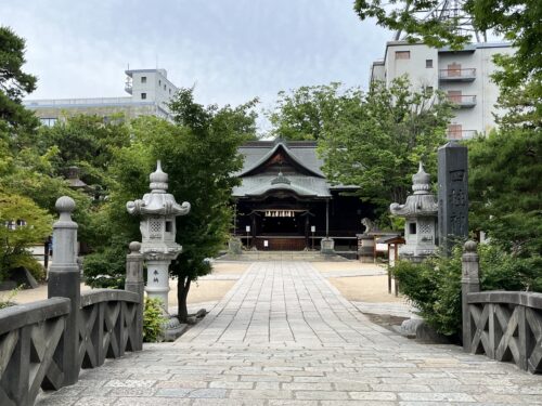 四柱神社