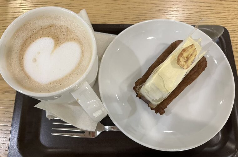 スタバでケーキ