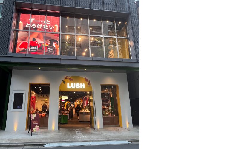 LUSH 新宿店外観