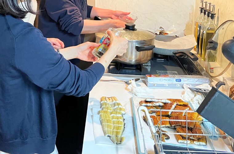 焼津 キッチンで調理