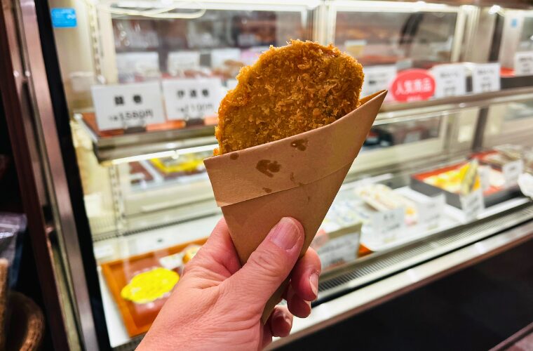 蒲菊本店で熱々の黒はんぺん